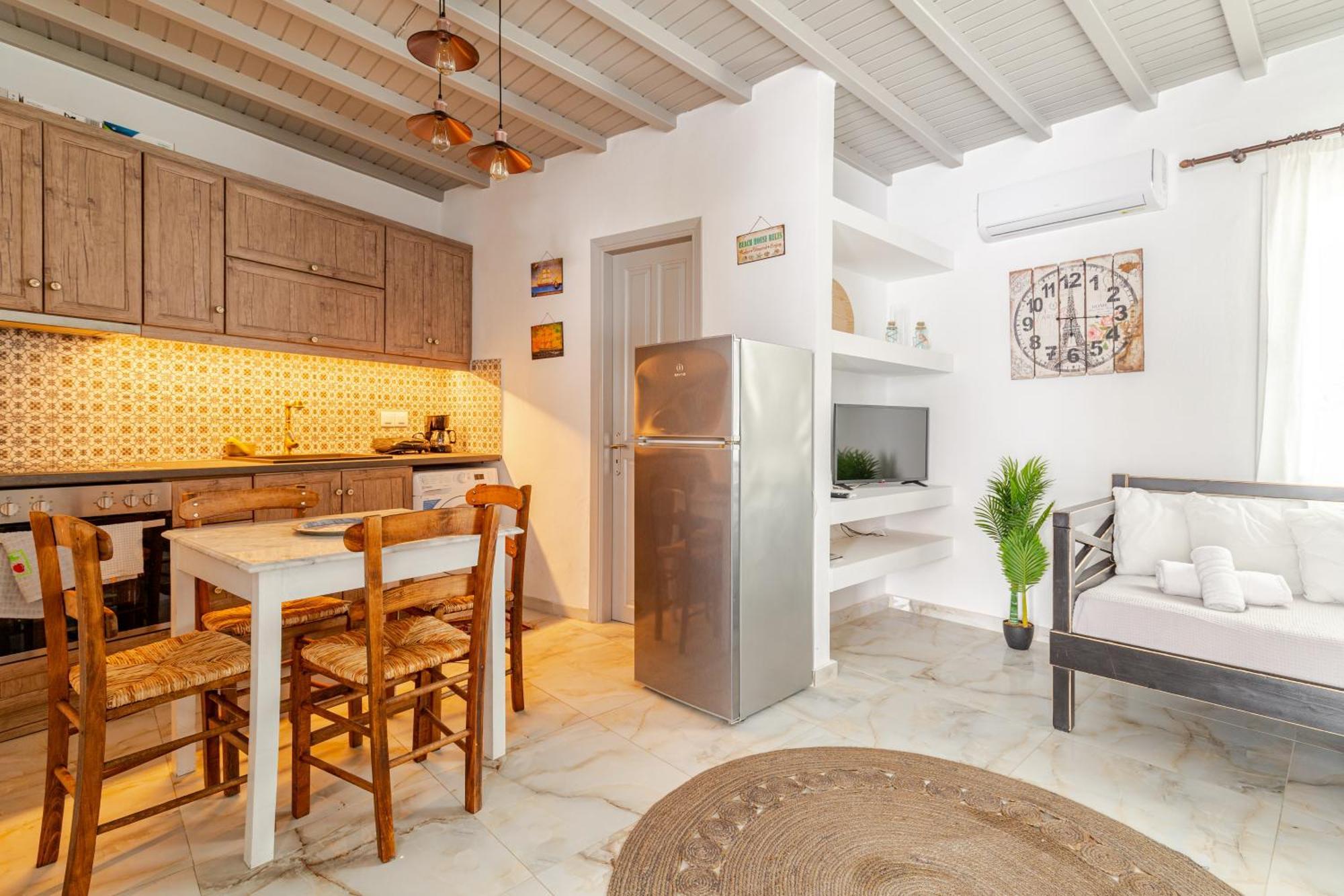 Elenitas Beach House In Ornos Экстерьер фото