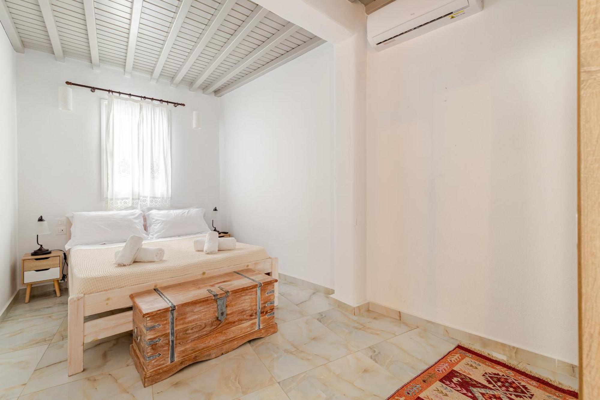 Elenitas Beach House In Ornos Экстерьер фото