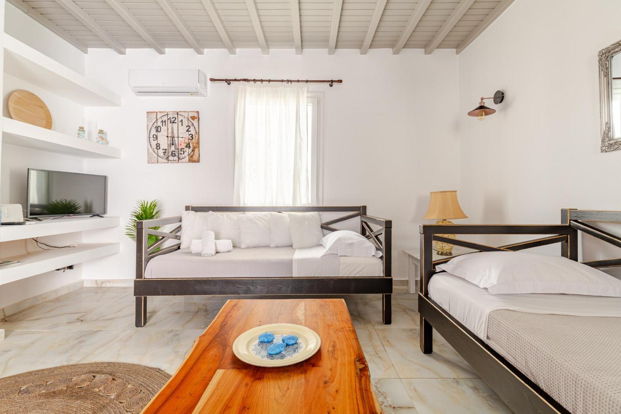 Elenitas Beach House In Ornos Экстерьер фото