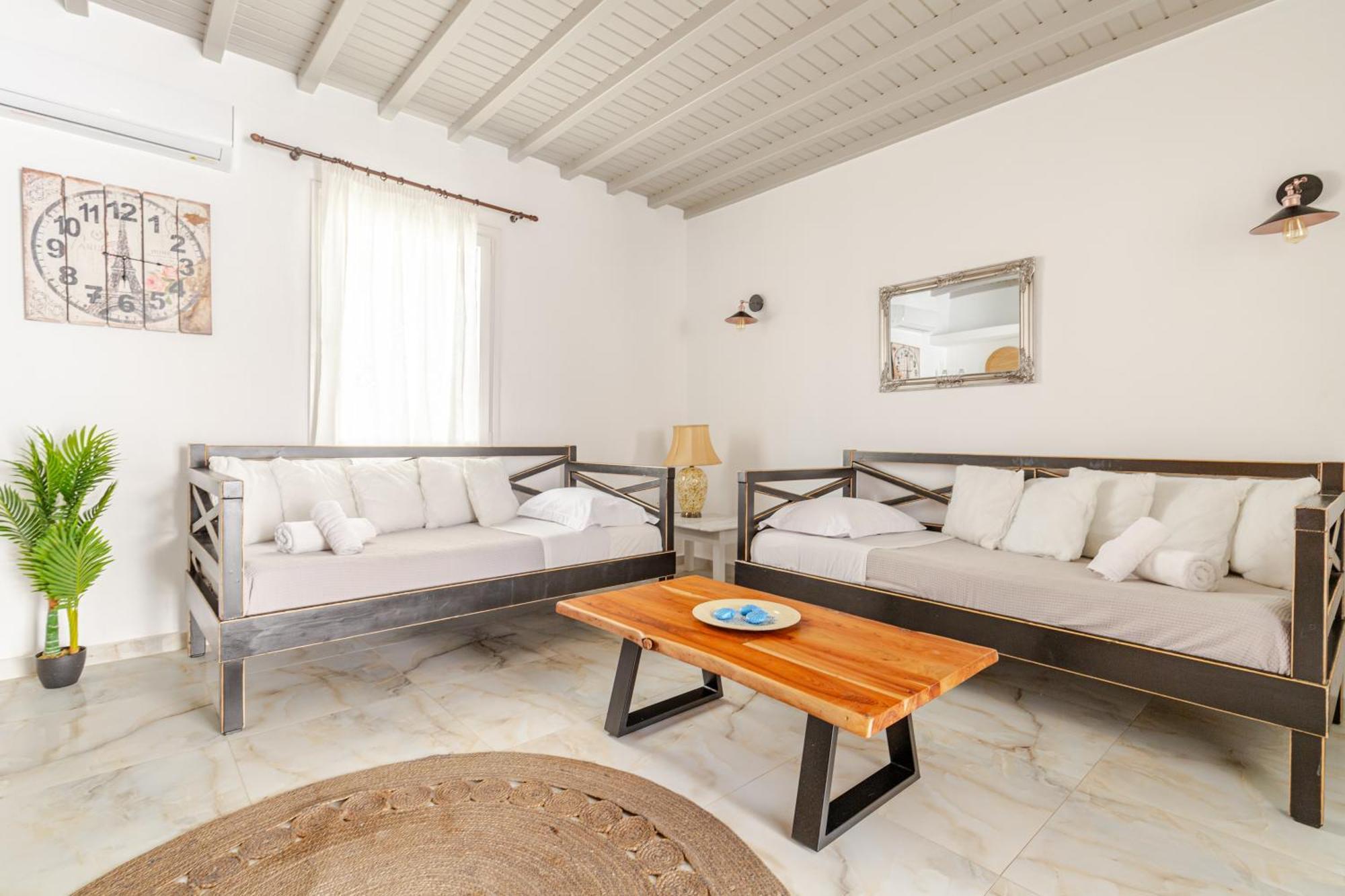 Elenitas Beach House In Ornos Экстерьер фото